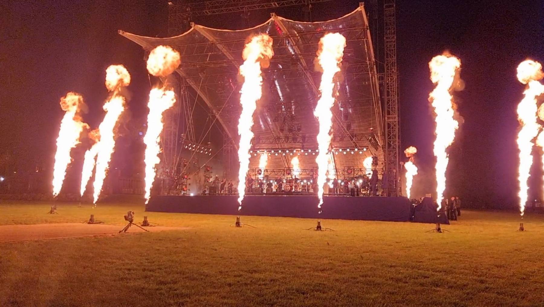 Projecteur de flamme isopar à pompe déportée